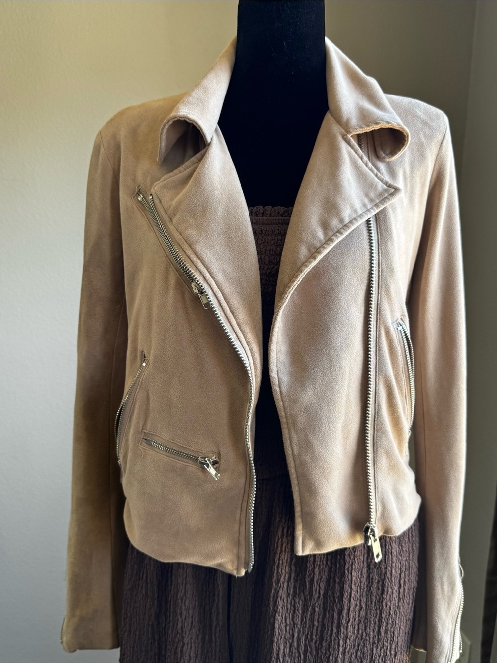 Vici Light Beige Suede Moto Jacket - Picture 5 of 6